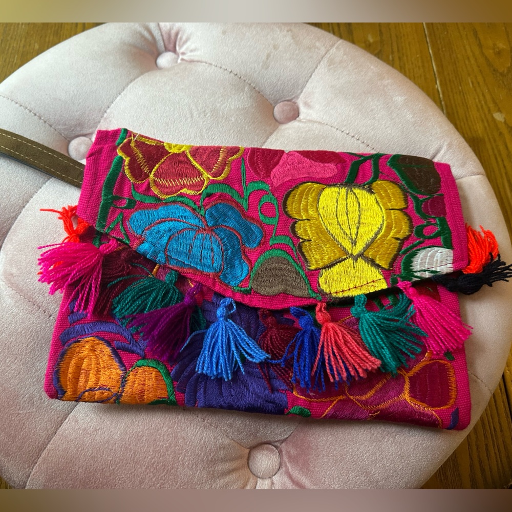 ORIGINAL FROM MEXICO Woven Clutch Carteron Embroidered Clutch Strap Purse NWOT